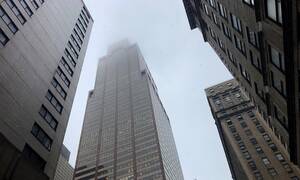 Συναγερμός στη Νέα Υόρκη: Ελικόπτερο συνετρίβη σε κτήριο στο Μανχάταν - Ένας νεκρός (pics+vids)