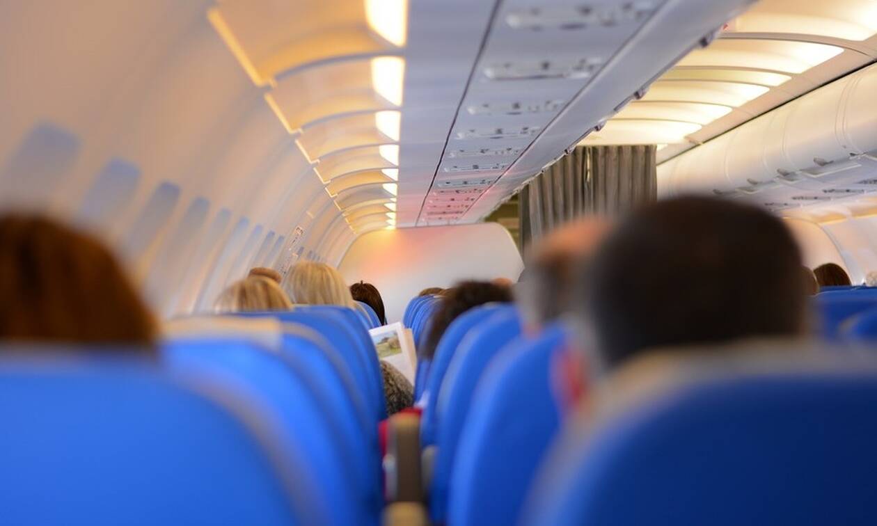 Κακός χαμός σε πτήση: Ούρλιαζαν οι επιβάτες - Επέστρεψε το αεροσκάφος (pics)