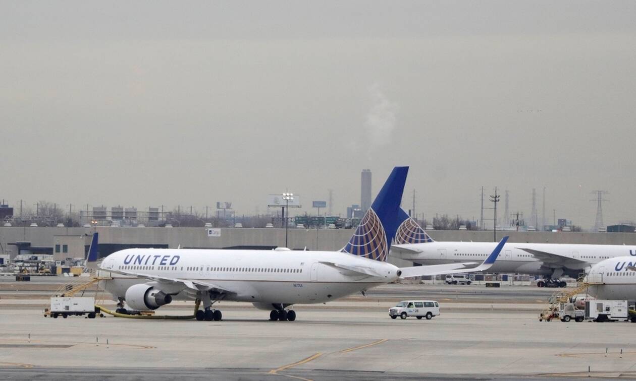 ΗΠΑ: Έκλεισε το αεροδρόμιο του Νιούαρκ - Αεροσκάφος βγήκε εκτός διαδρόμου (vid)