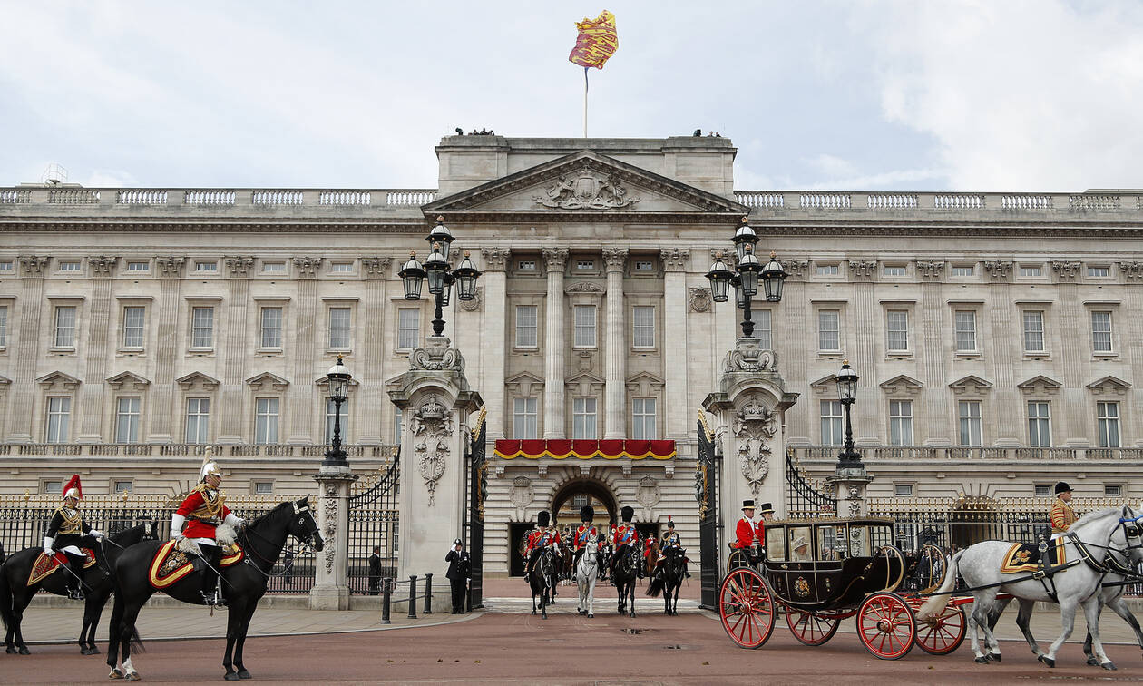 Πανικός στο Μπάκινγχαμ: Το τροχαίο που σόκαρε τη βασιλική οικογένεια (pics&vid)