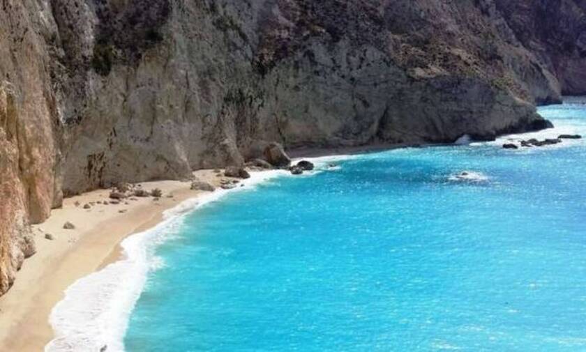 Η ελληνική παραλία που πολλοί πιστεύουν ότι είναι η ομορφότερη στον κόσμο!