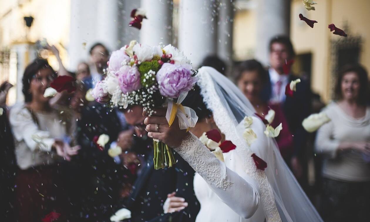 Επικός γάμος στην Κρήτη: Η είσοδος της νύφης τους άφησε όλους άφωνους