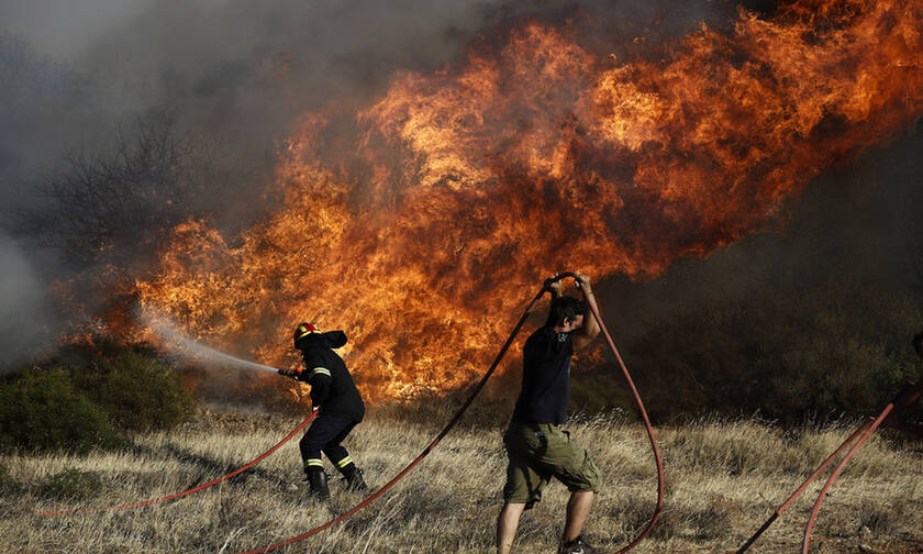 Συναγερμός στην Πυροσβεστική: Φωτιά στο Λαύριο