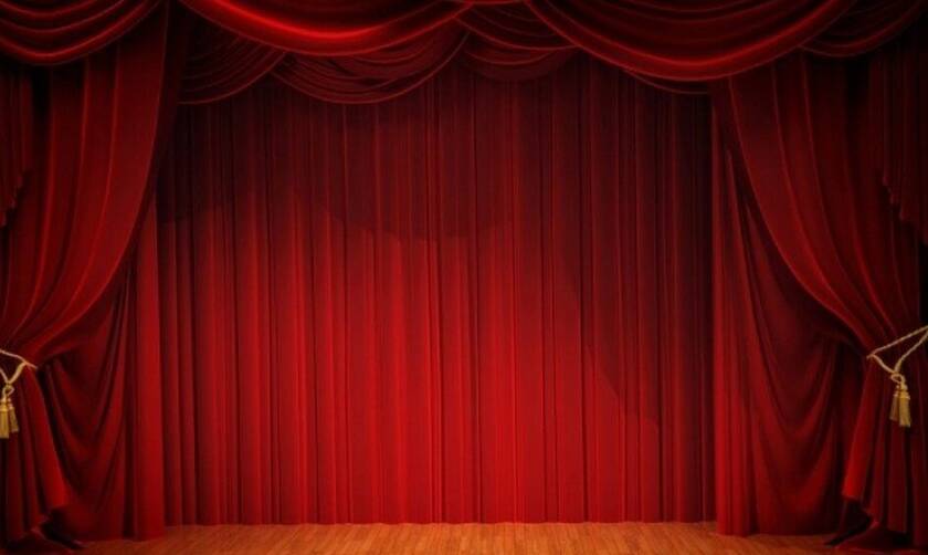 ΟΑΕΔ: Ξεκινά αύριο (4/7) η υποβολή αιτήσεων για δωρεάν εισιτήρια θεάτρου σε ανέργους