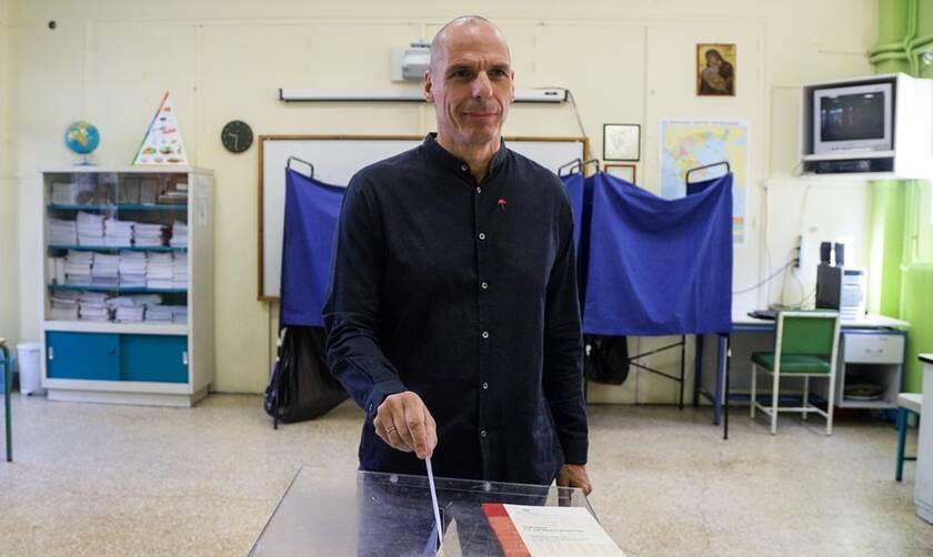 Εκλογές 2019 – Βαρουφάκης: Συγχαρητήρια σε όσους σηκώνονται από τον καναπέ και ψηφίζουν