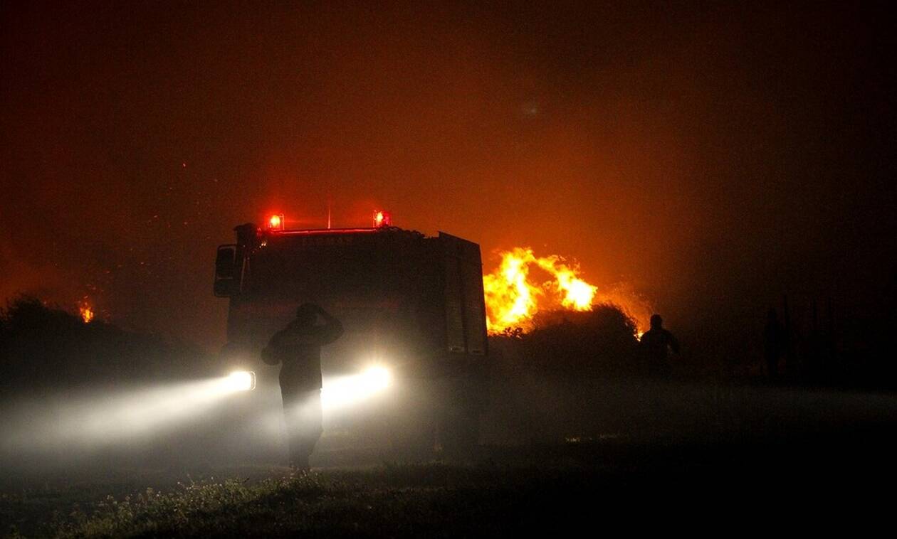 Φωτιά ΤΩΡΑ: Μάχη με τις φλόγες σε έξι πύρινα μέτωπα - Δύσκολη νύχτα για τους πυροσβέστες