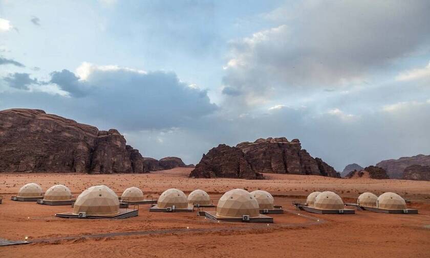 Αυτό είναι το τουριστικό θέρετρο που σε προετοιμάζει για τη ζωή… στον Άρη (pics)