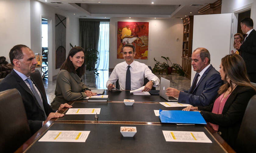 PM Mitsotakis: Education is an important political priority