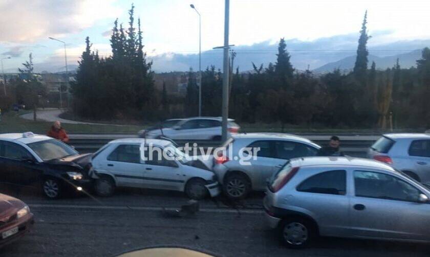 Μεγάλη καραμπόλα οχημάτων στη Εθνική Οδό Θεσσαλονίκης - Ν. Μουδανιών