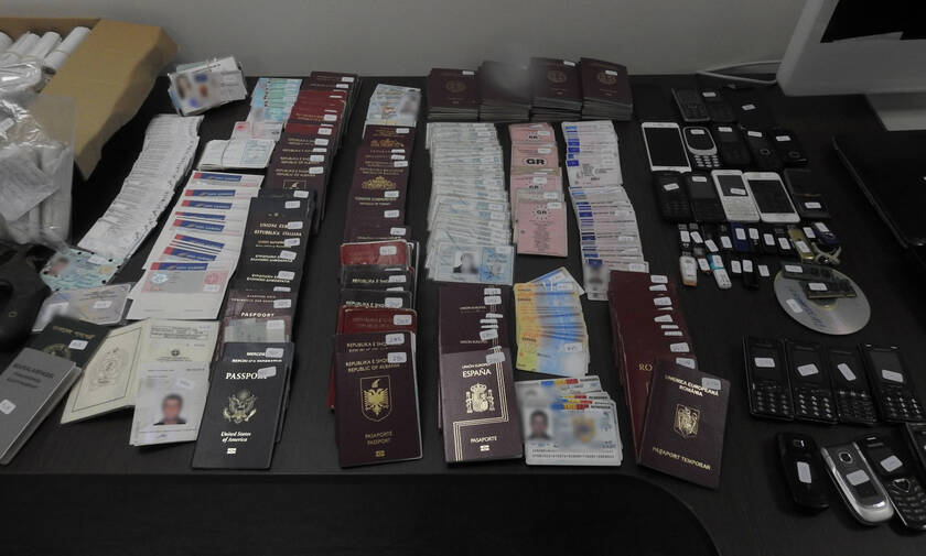 Police uncover document-forging workshop in Ilioupolis, arrest one