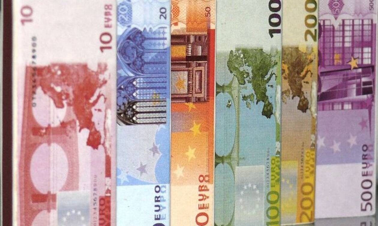 «Βρέχει» χρήματα: Ποιοι και πόσα θα πάρετε τις επόμενες μέρες