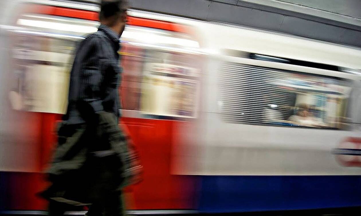 Λονδίνο: Κακός χαμός σε συρμό του μετρό - Έπεσαν δακρυγόνα 