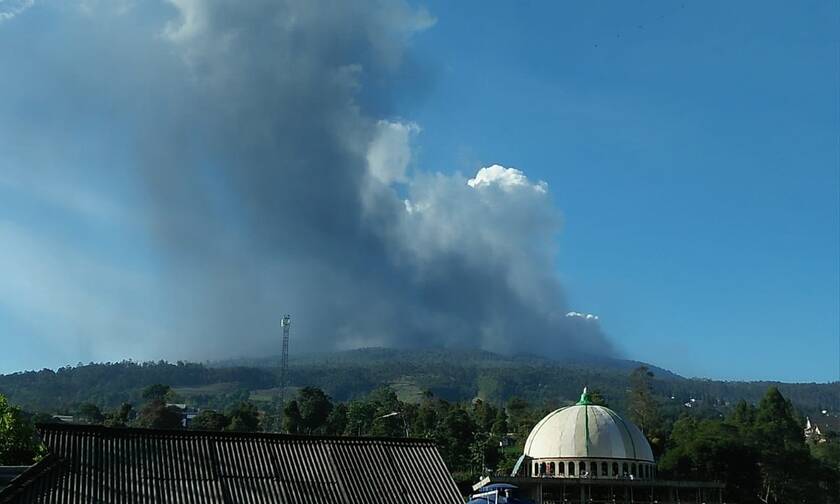 Συναγερμός: Εξερράγη ηφαίστειο στην Ινδονησία