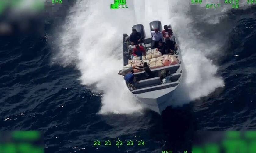 Απίστευτο βίντεο: 13 τόνοι κοκαΐνης επέπλεαν στον Ειρηνικό Ωκεανό!