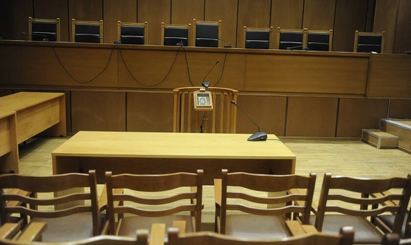 Υπόθεση De Puy: Ένοχοι 13 κατηγορούμενοι για τα υπερκοστολογημένα ορθοπεδικά της