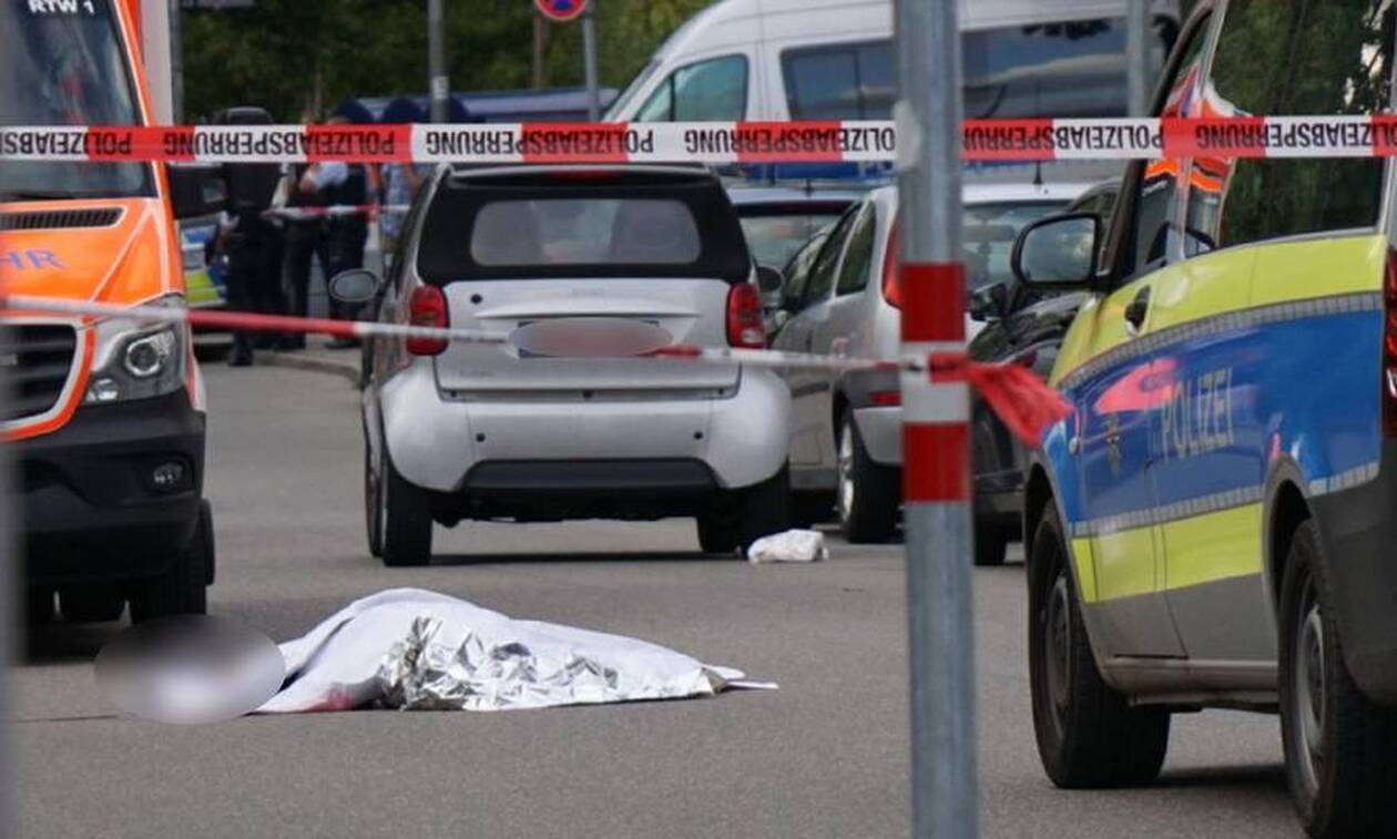 Γερμανία: Τον σκότωσε με ξίφος στη μέση του δρόμου (σκληρό βίντεο)