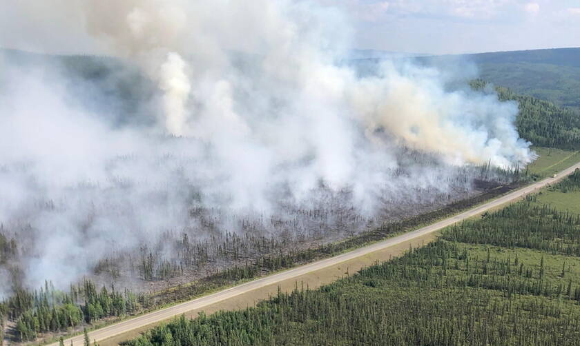 Ανεξέλεγκτες φωτιές στη Σιβηρία: Στη μάχη της κατάσβεσης και ο στρατός