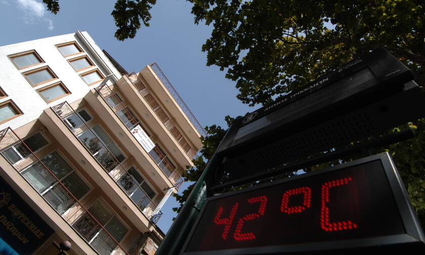 Καύσωνας: Ασφυξία! «Βράζει» στους 42 όλη η Ελλάδα – Εκρηκτικό κοκτέιλ ζέστης και υγρασίας
