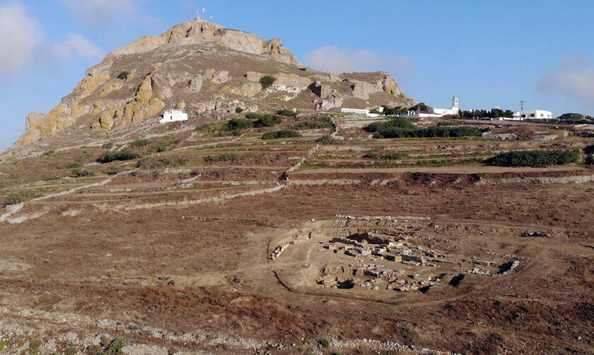 Classical era grave steles unearthed at Tinos ancient cemetery