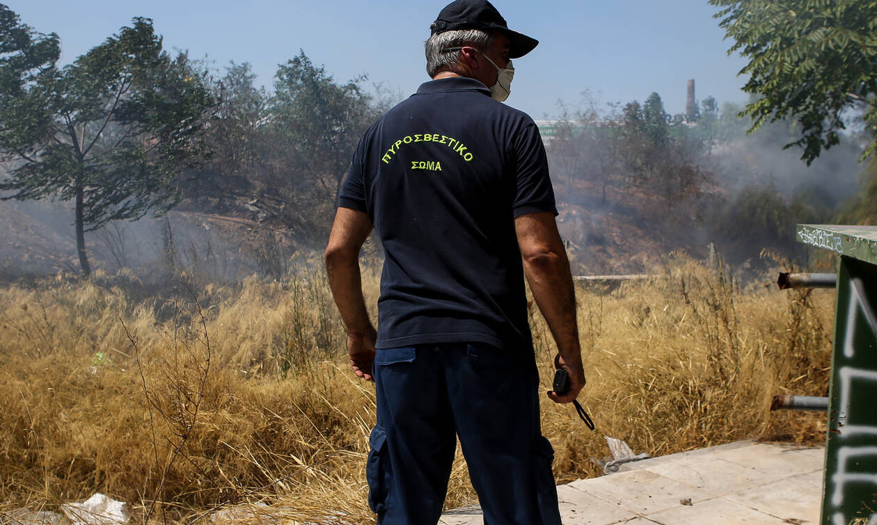 Φωτιά στον Μαραθώνα: Καλύτερη η εικόνα της πυρκαγιάς - Επί ποδός ισχυρές δυνάμεις της Πυροσβεστικής