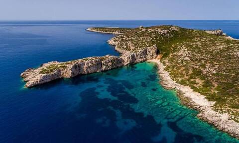 Το άγνωστο ελληνικό νησί σε σχήμα κροκόδειλου (vid)