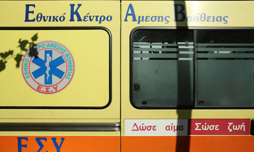Σοβαρό τροχαίο στην Αθηνών - Πατρών: Εκτροπή οχήματος με δύο τραυματίες (pics)