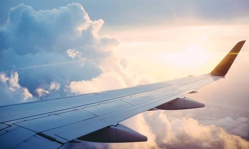 Μεγάλη προσοχή στις πτήσεις: Αεροσυνοδός πέθανε αφού κόλλησε αυτή την ασθένεια από επιβάτη
