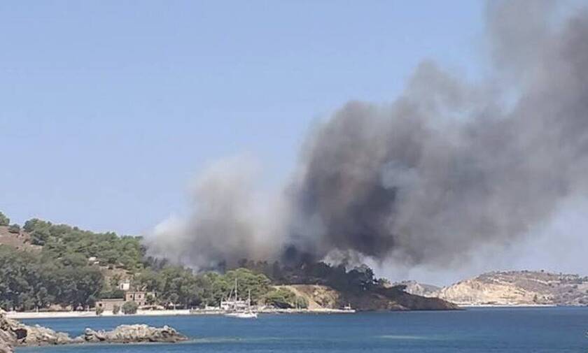Φωτιά στη Λέρο: Κινδύνευσε ο «πνεύμονας» πρασίνου του νησιού (pics)