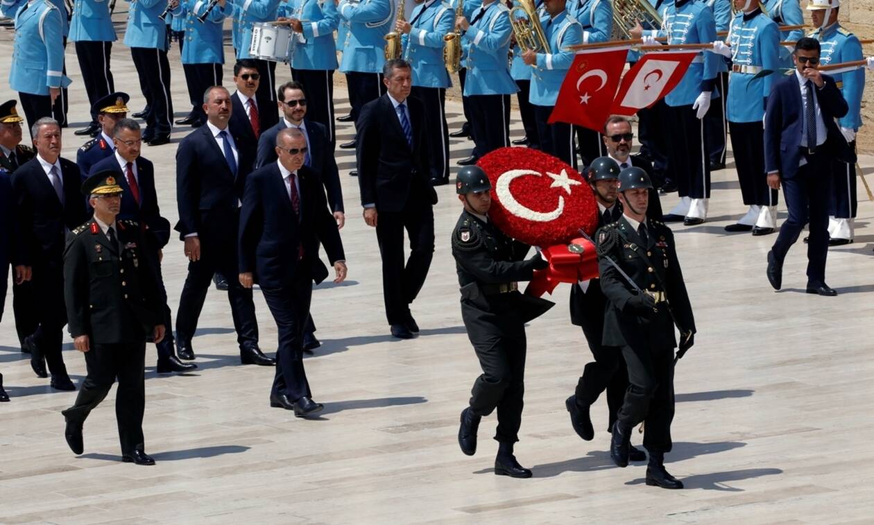 Τουρκία: Πέντε ανώτεροι αξιωματικοί υπέβαλαν τις παραιτήσεις τους