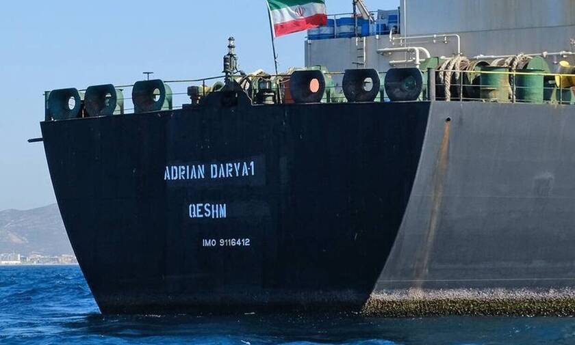 Εμπλοκή με το ιρανικό τάνκερ: Πλέει δυτικά της Κρήτης (pics)