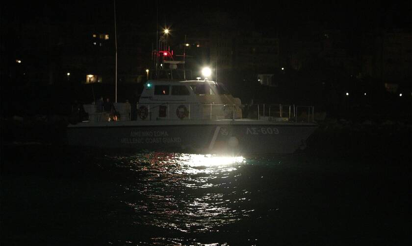 Συναγερμός στη Σίφνο: Εισροή υδάτων σε σκάφος με τέσσερις επιβαίνοντες