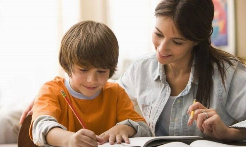 Ιδιαίτερα μαθήματα στο σπίτι: Τι να προσέξουν οι γονείς στην επιλογή καθηγητή