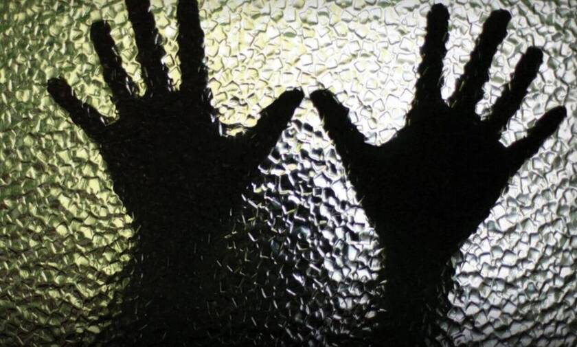 Ηράκλειο: Ελεύθεροι υπό όρους αφέθηκαν οι κατηγορούμενοι για το βιασμό της 19χρονης