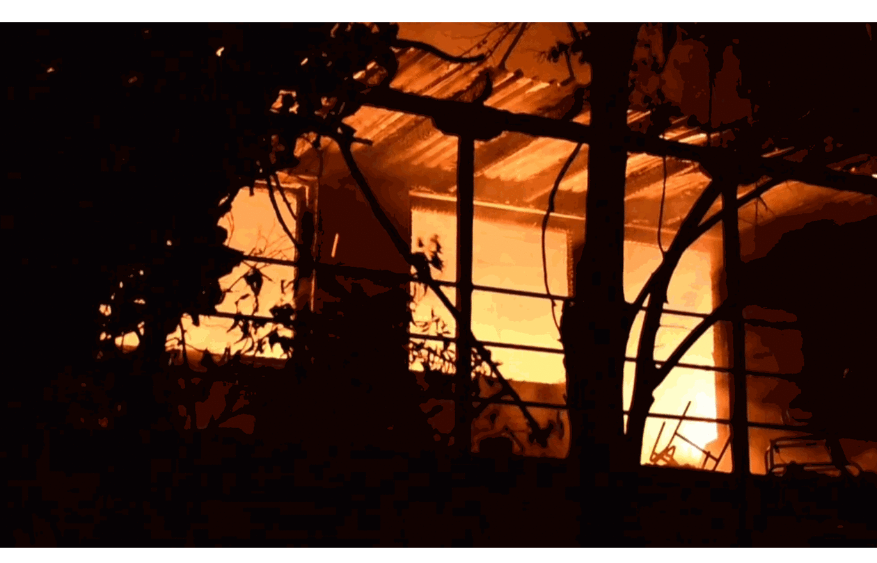 Φωτιά στην Αργολίδα: Στις φλόγες μονοκατοικία - Απεγκλωβίστηκαν δύο ηλικιωμένοι (vid)