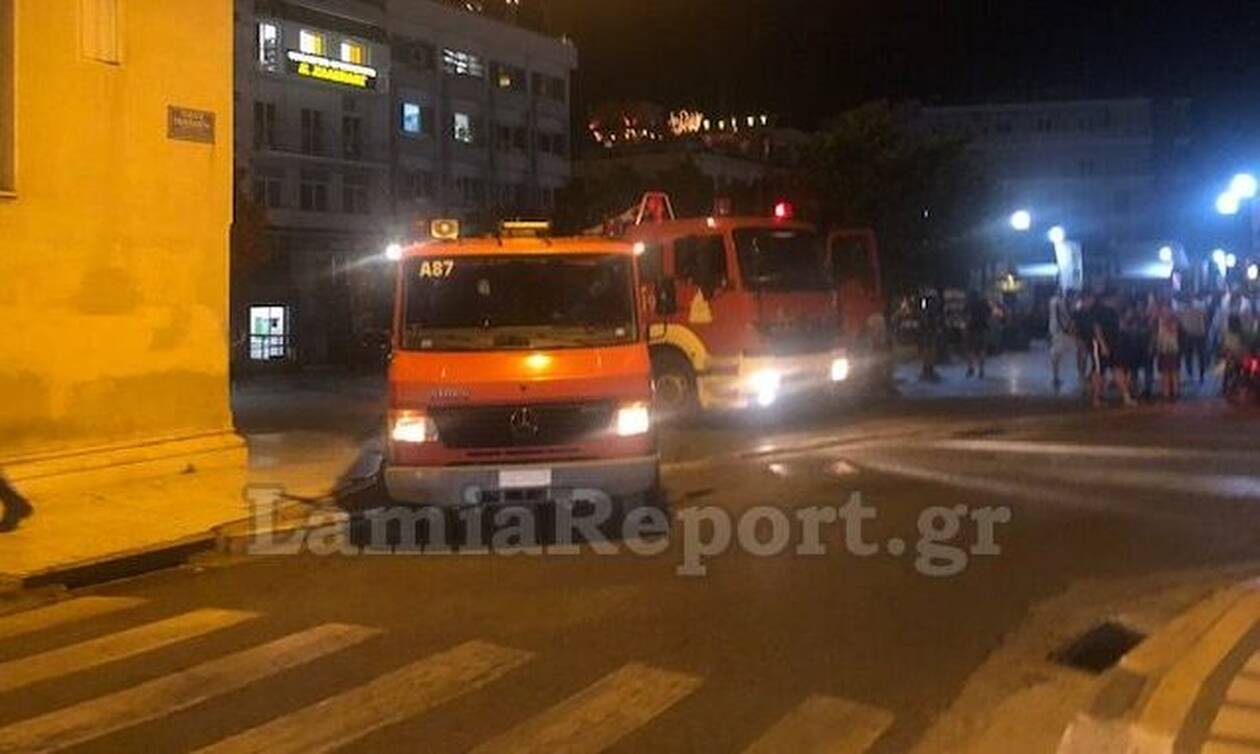 Συναγερμός για φωτιά στην Μητρόπολη Λαμίας (pics)