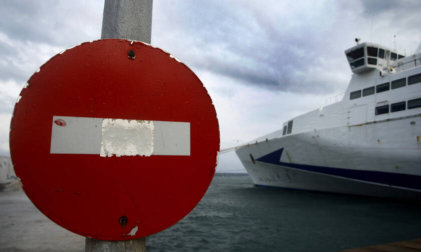 Καιρός: Απαγορευτικό απόπλου - Δεμένα τα πλοία στα λιμάνια 