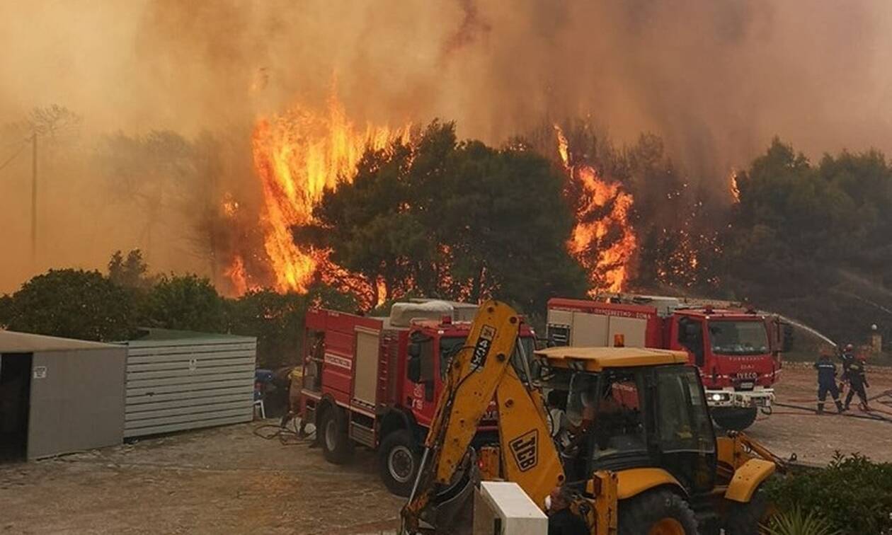 Φωτιά ΤΩΡΑ: Πύρινος εφιάλτης στη Ζάκυνθο - Εκκενώθηκαν χωριά (pics+vids)