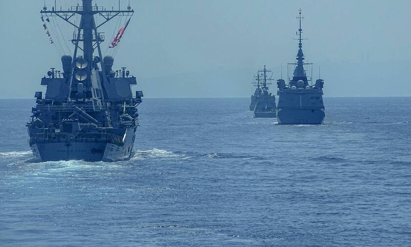 Μυρίζει μπαρούτι: Συγκέντρωση πολεμικών πλοίων Ελλάδας και Τουρκίας μεταξύ Ρόδου και Καστελλόριζου