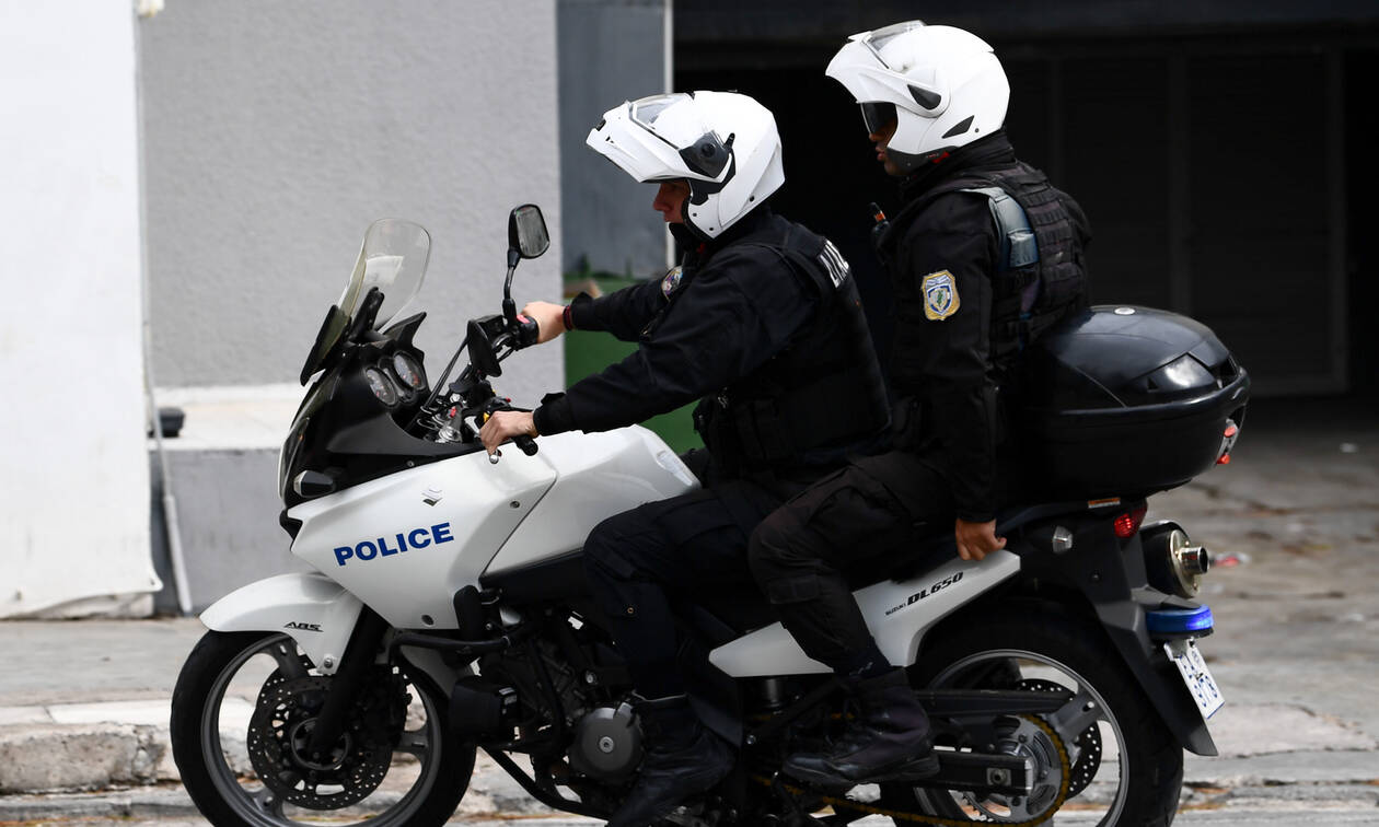 Επιχείρηση - «σκούπα» στο κέντρο της Αθήνας για λαθραία τσιγάρα - 8 συλλήψεις