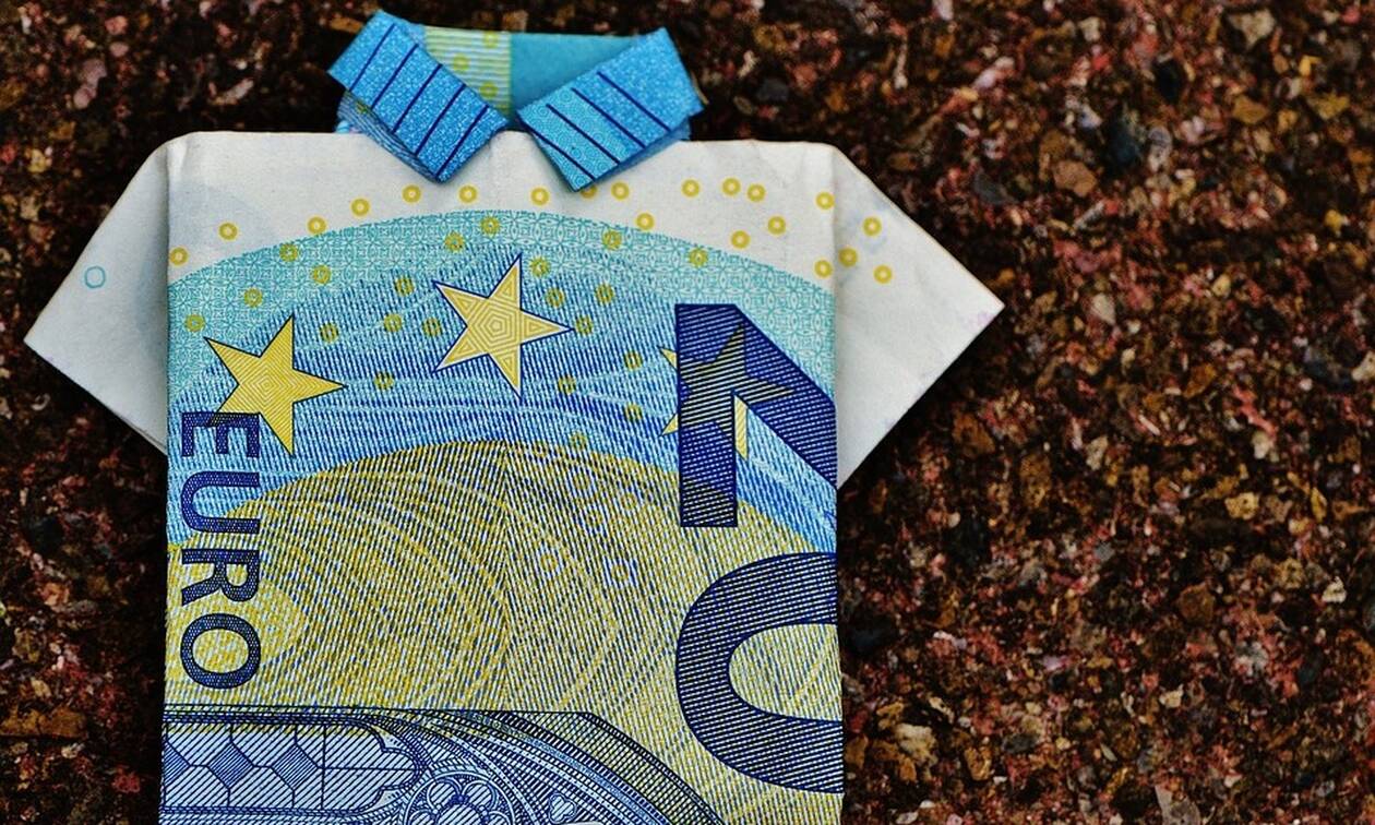 Συντάξεις χηρείας: Αυξήσεις έως και 300 ευρώ - Ποιοι θα πάρουν αναδρομικά 1.800 ευρώ