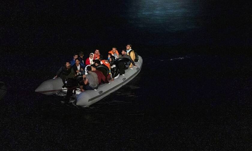 Πλεούμενο με 50 επιβάτες ανετράπη στα ανοικτά των ακτών της Λιβύης 