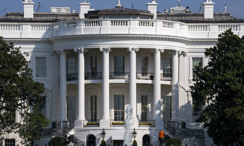 Σκηνές πανικού στον Λευκό Οίκο: Ο… τρόμος κρυβόταν στο ταβάνι
