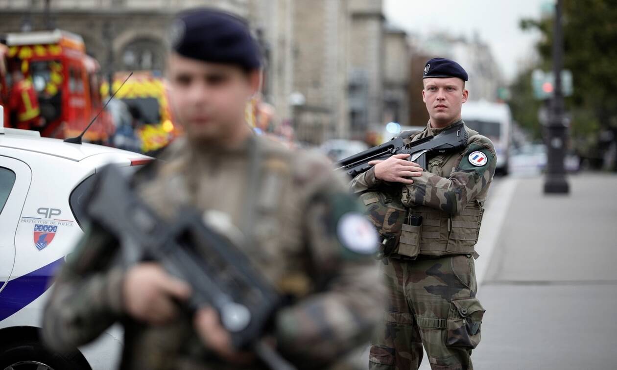 Μακελειό στο Παρίσι: Τέσσερις νεκροί αστυνομικοί μετά από επίθεση με μαχαίρι 