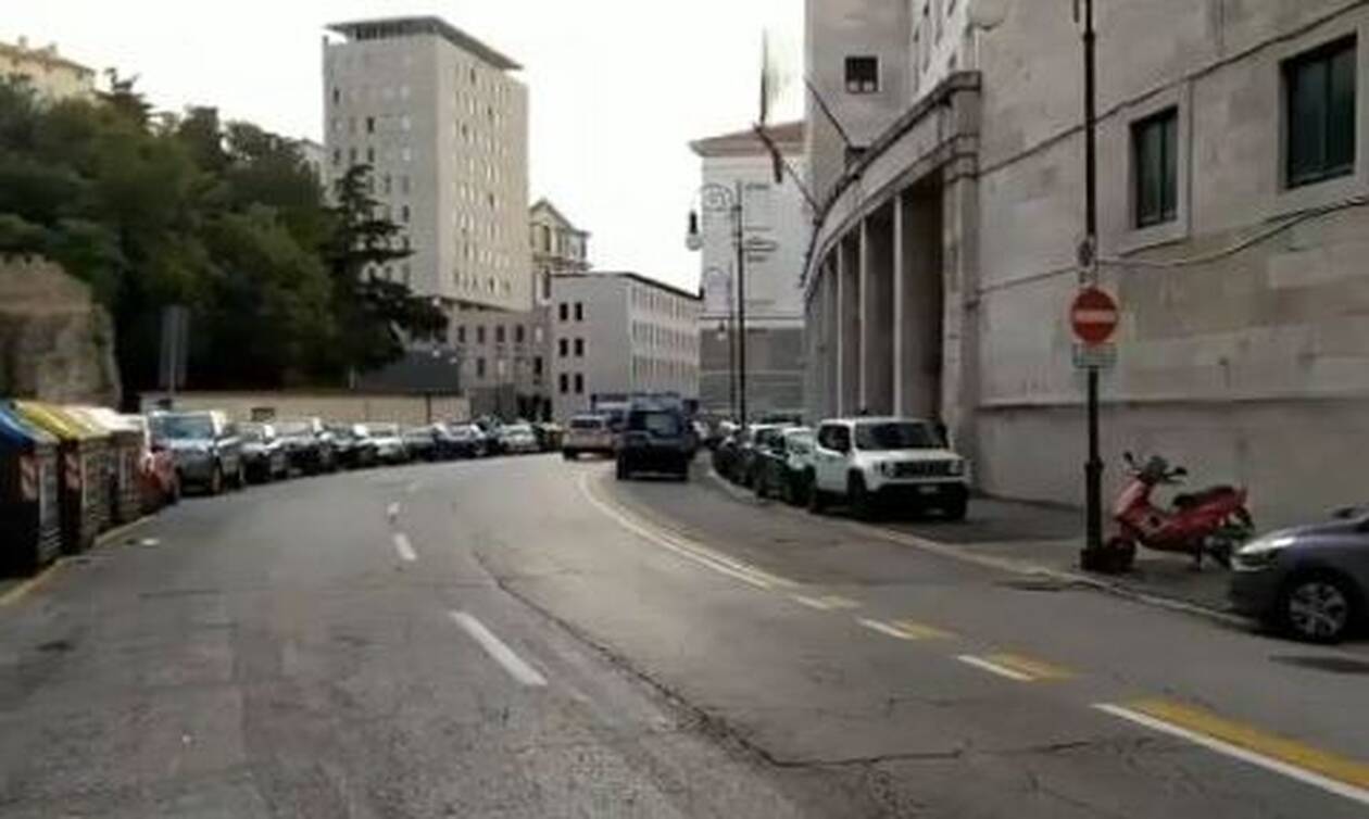 Ιταλία: Νεκροί δύο αστυνομικοί από πυροβολισμούς σε αστυνομικό τμήμα (vid)