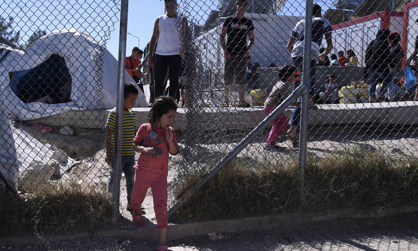Μεταναστευτικό «ώρα μηδέν»: «Ανοίγουν» πρώην στρατόπεδα - Πού θα φιλοξενηθούν οι μετανάστες
