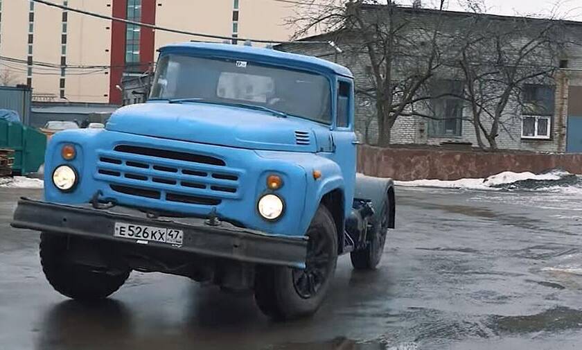 Γιατί αυτό το παλιό ρωσικό φορτηγό είναι ό,τι πιο απίστευτο κυκλοφορεί;