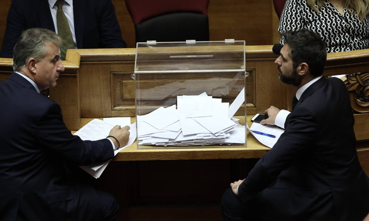 Αλαλούμ στη Βουλή: Μέτρησαν ξανά τις ψήφους για Παπαγγελόπουλο λόγω… λάθους