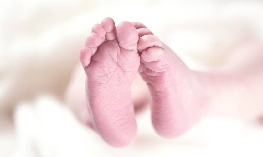Αγοράκι γεννήθηκε με τρία πόδια και δύο γεννητικά όργανα (ΠΡΟΣΟΧΗ!ΣΚΛΗΡΕΣ ΕΙΚΟΝΕΣ)