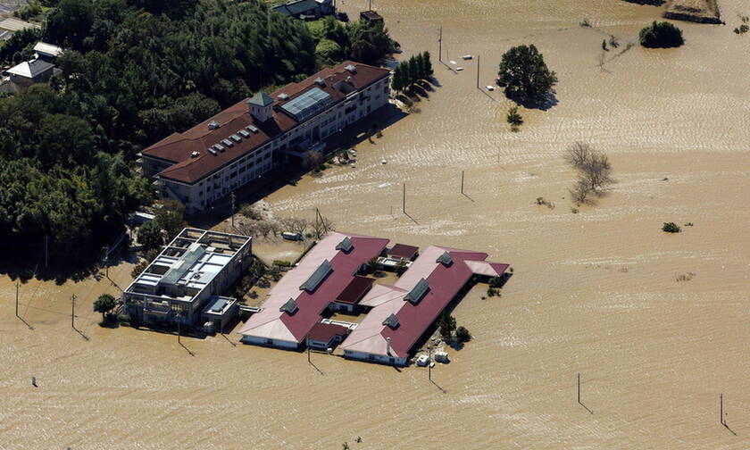 Ιαπωνία: Δεκάδες νεκροί κι ανυπολόγιστες καταστροφές από το πέρασμα του τυφώνα Χαγκίμπις (pics+vids)