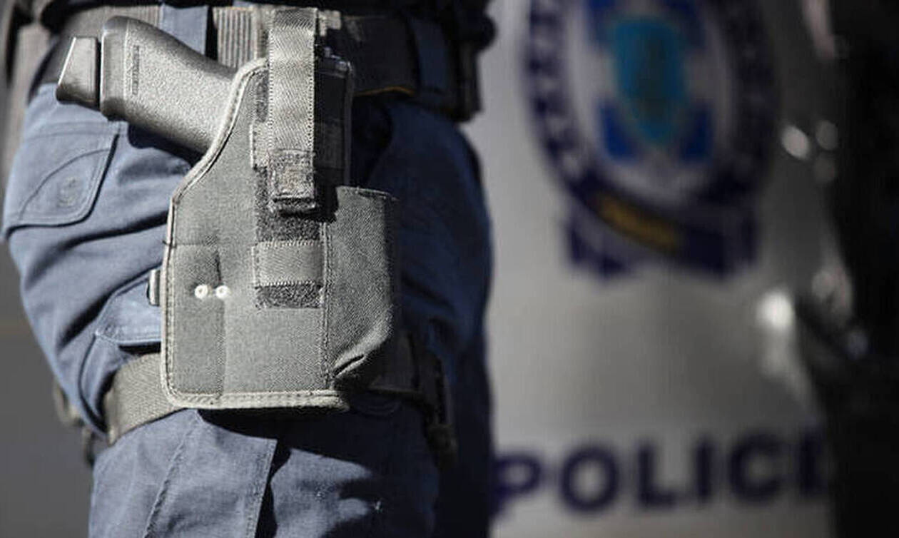 Ακρόπολη: Αστυνομικός τα ήπιε σε μπαρ και ξέχασε… το όπλο του!